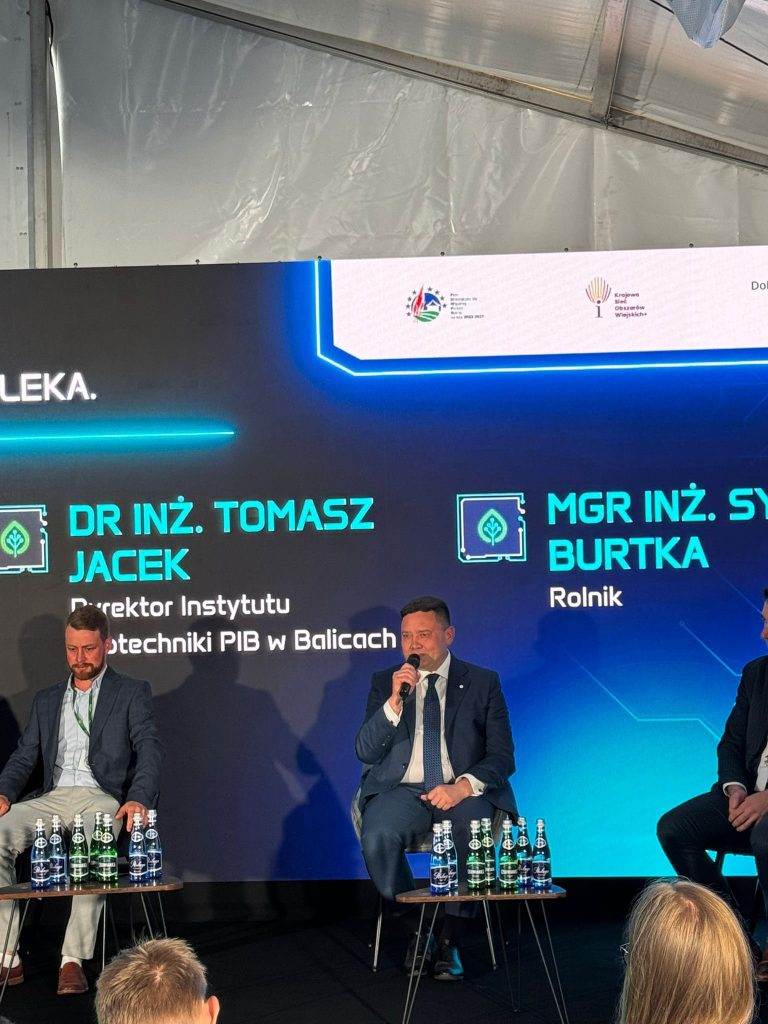 Dr inż. Tomasz Jacek, Dyrektor Instytutu Zootechniki PIB w Balicach, podczas panelu dyskusyjnego w ramach wydarzenia branżowego.