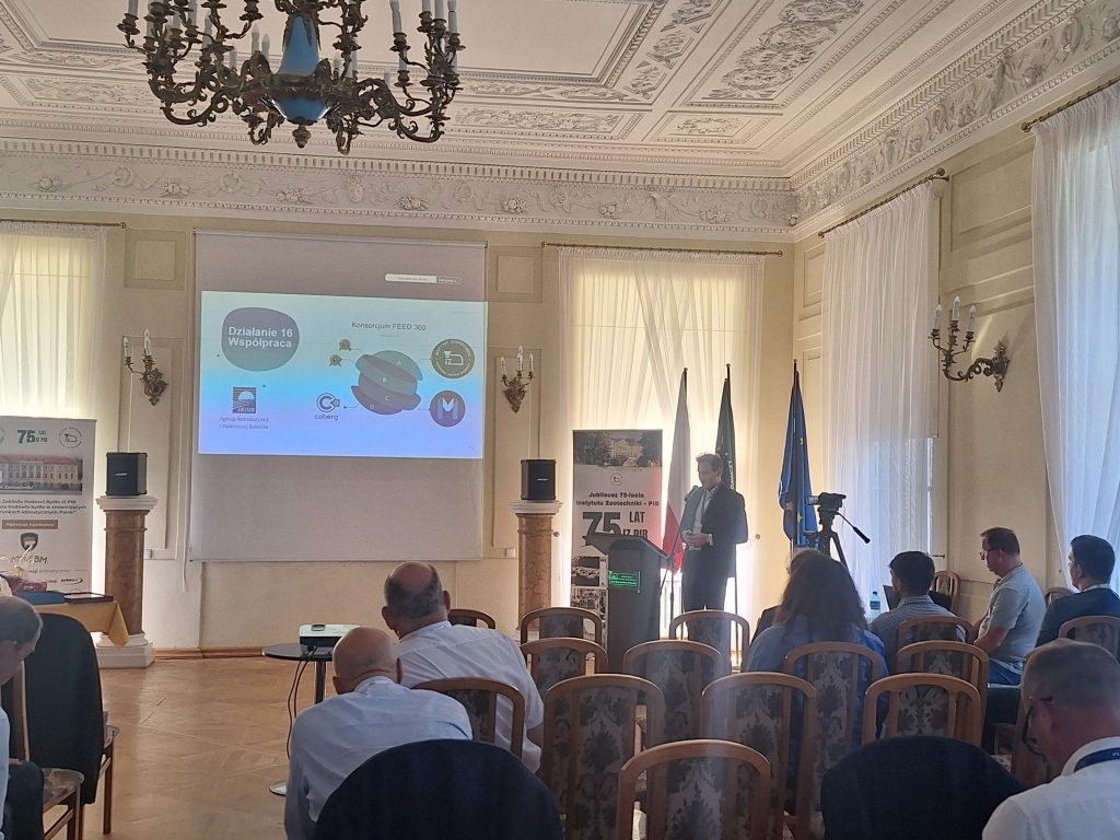 Zdjęcia z obchodów 75-lecia ZHB, obejmujące wystąpienia, uczestników konferencji, prezentacje oraz wydarzenia towarzyszące.