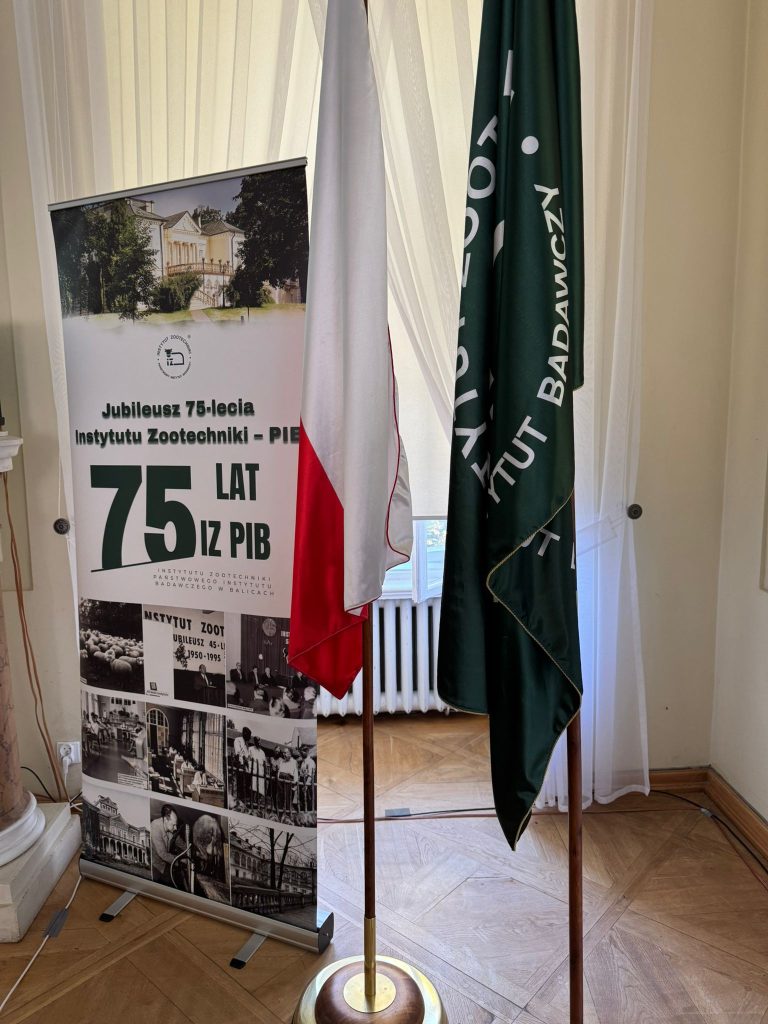 Zdjęcia z obchodów 75-lecia ZHB, obejmujące wystąpienia, uczestników konferencji, prezentacje oraz wydarzenia towarzyszące.